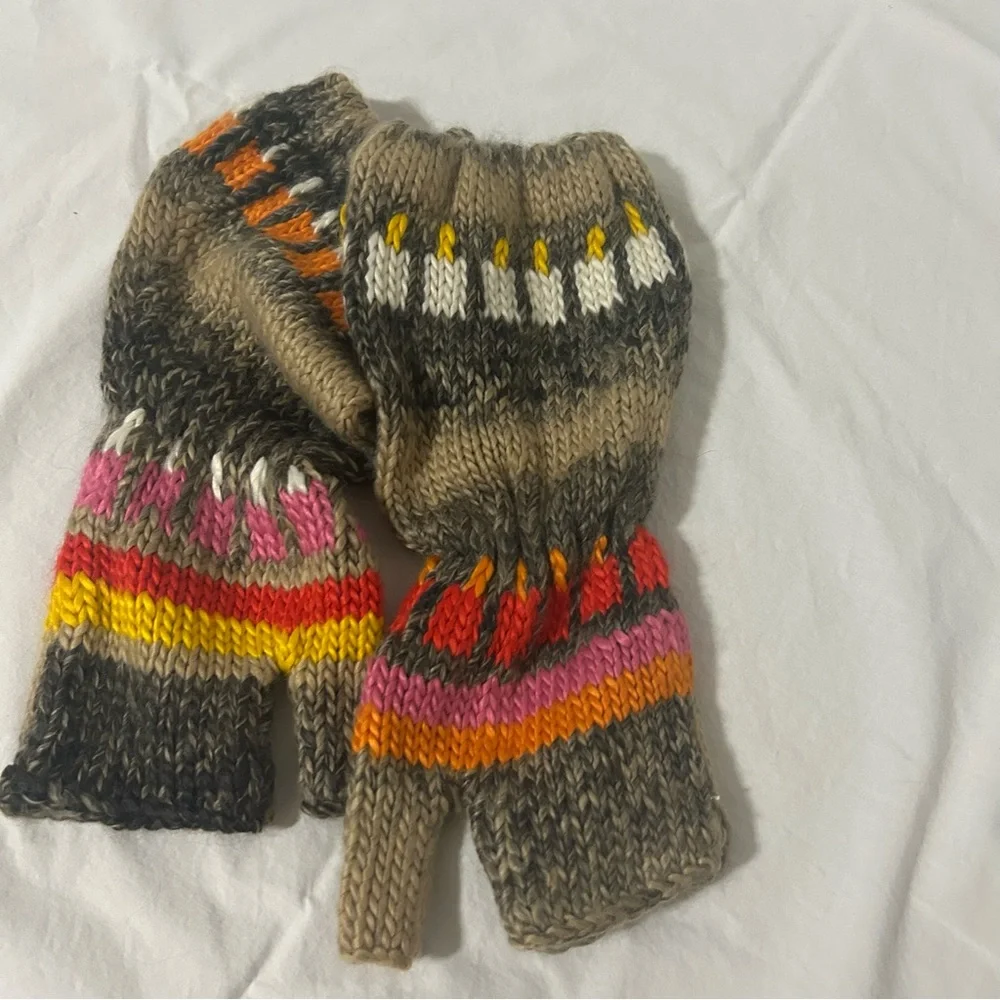Knitted hand warmers/gloves NWOT